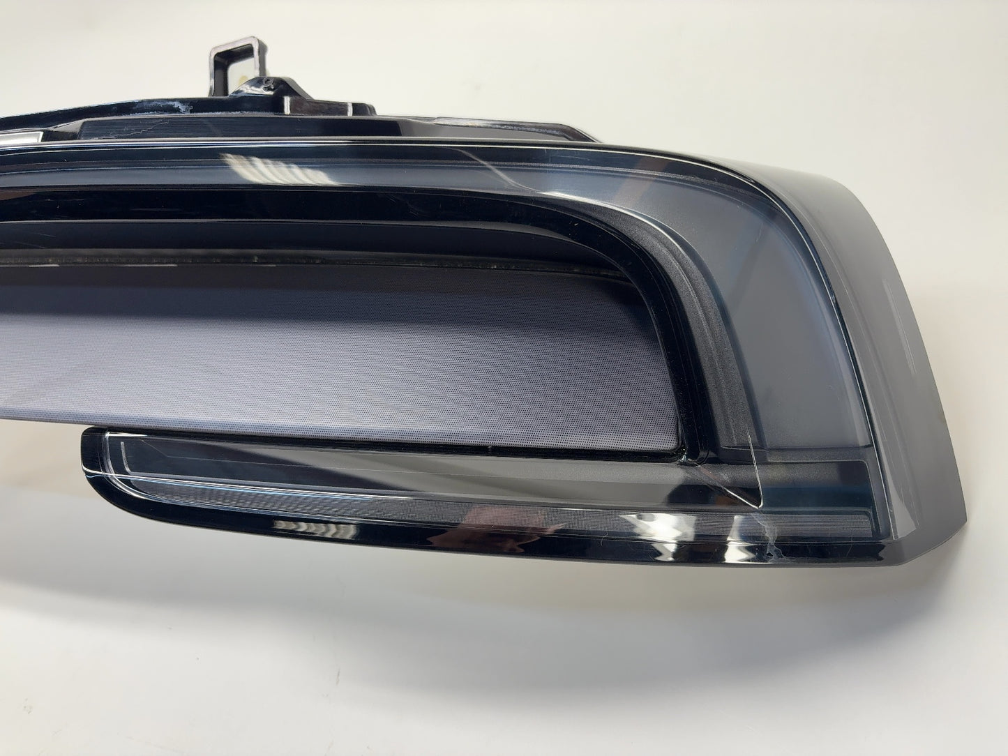2025 Tesla Model Y Juniper Liftgate Lamp Assembly 2004606-00-B