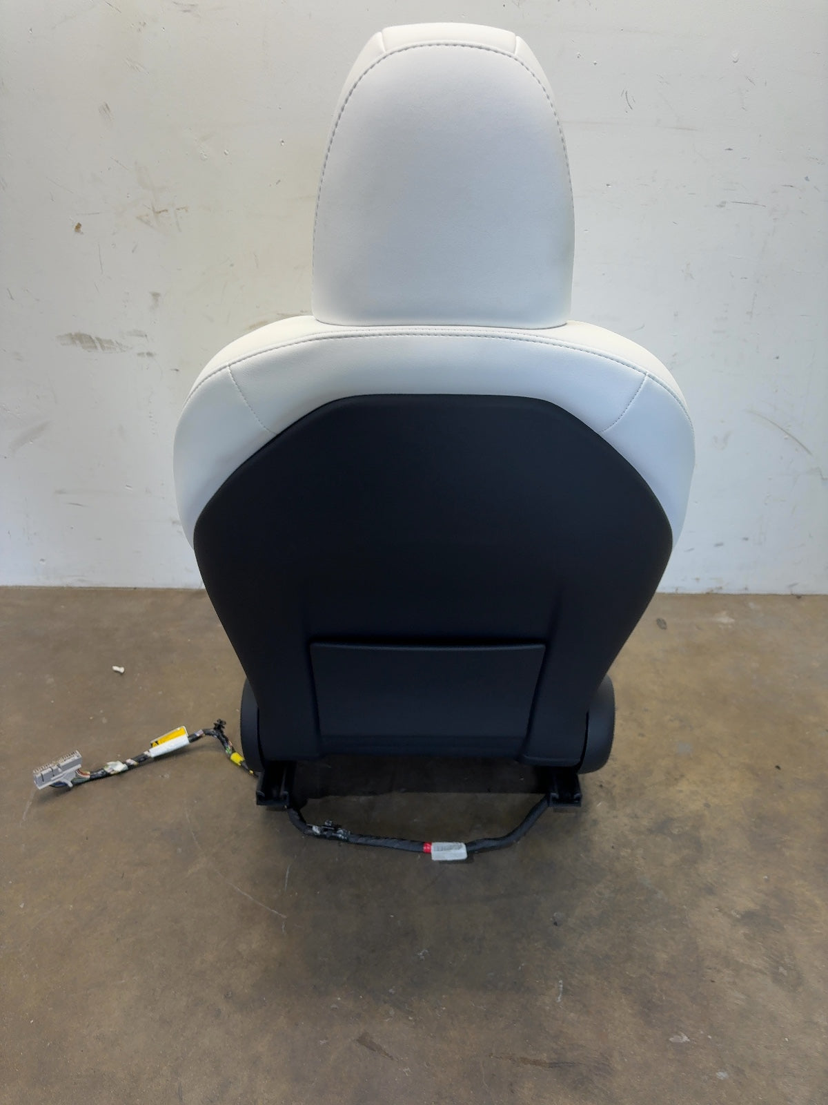 2024-2025 Tesla Model 3 Highland Front Right Seat Assembly 7754324-02-B