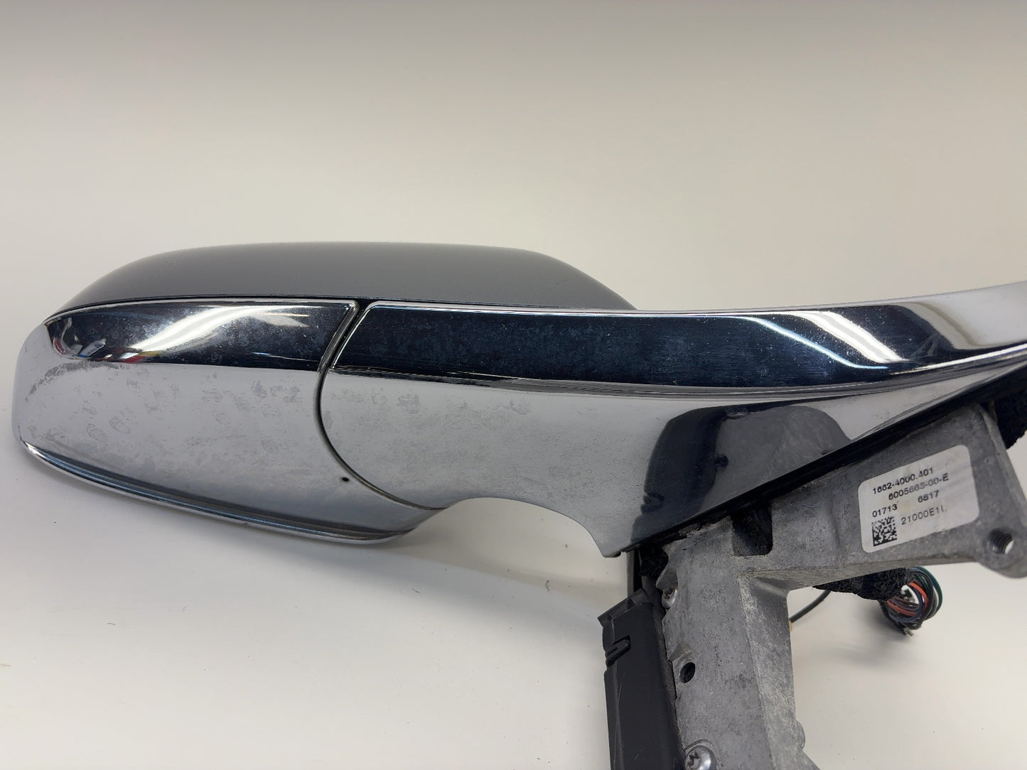 2013 Tesla Model S Front Right Door Mirror Assembly Non Power Folding 6005863-00-E
