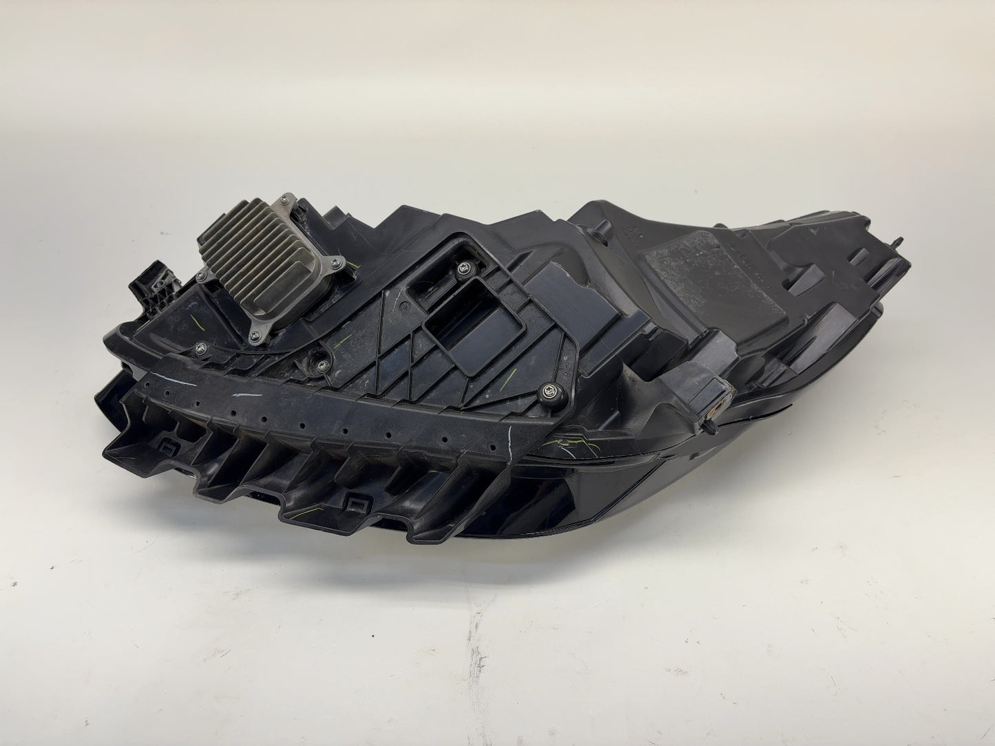 2022-2023 Tesla Model Y Right Global Headlight 1514953-00-D