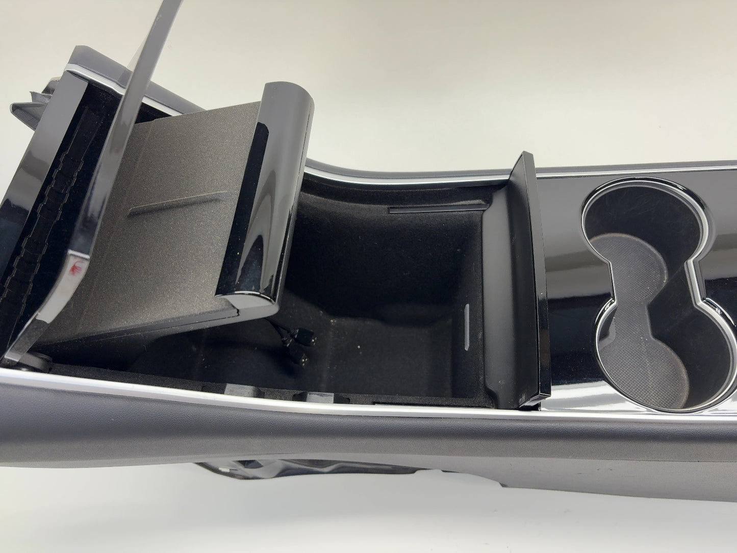 2018 Tesla Model 3 Center Console 1087900-00-D