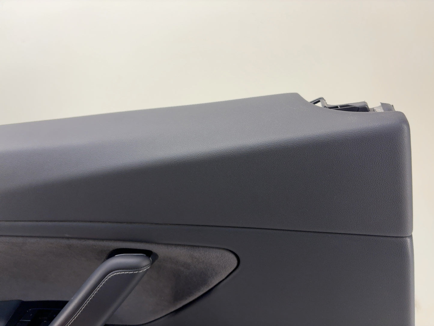 2018 Tesla Model 3 Front Left Door Panel 1090409-01-H