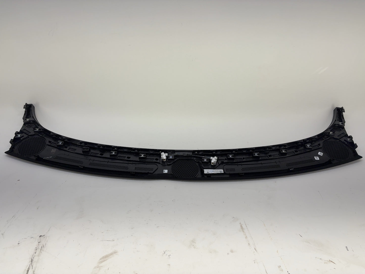 2026 Tesla Model Y Juniper Instrument Panel Wrap Around 1935944-70-E