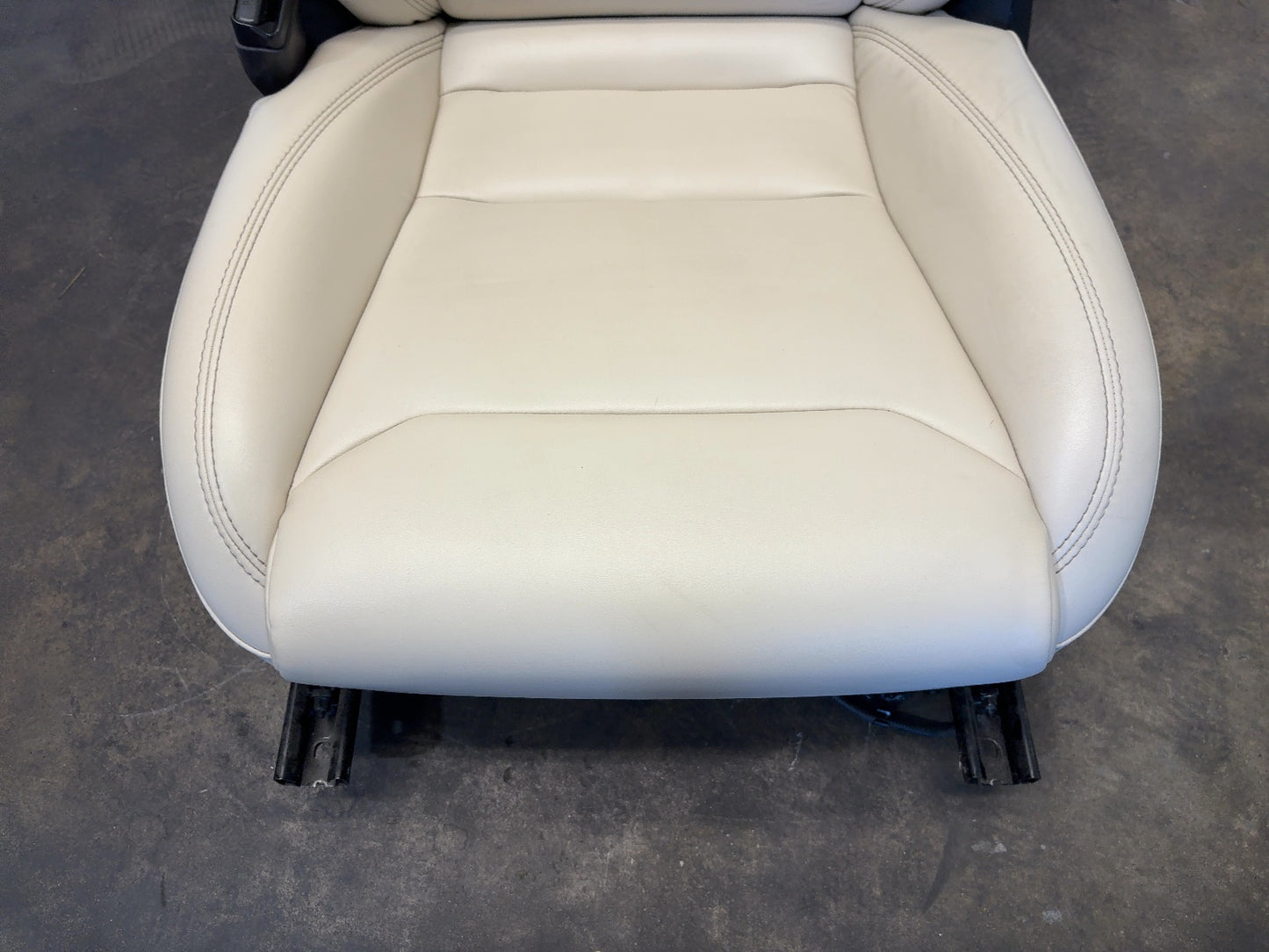 2018 Tesla Model S Front Left Seat Assembly 9876540-03-A