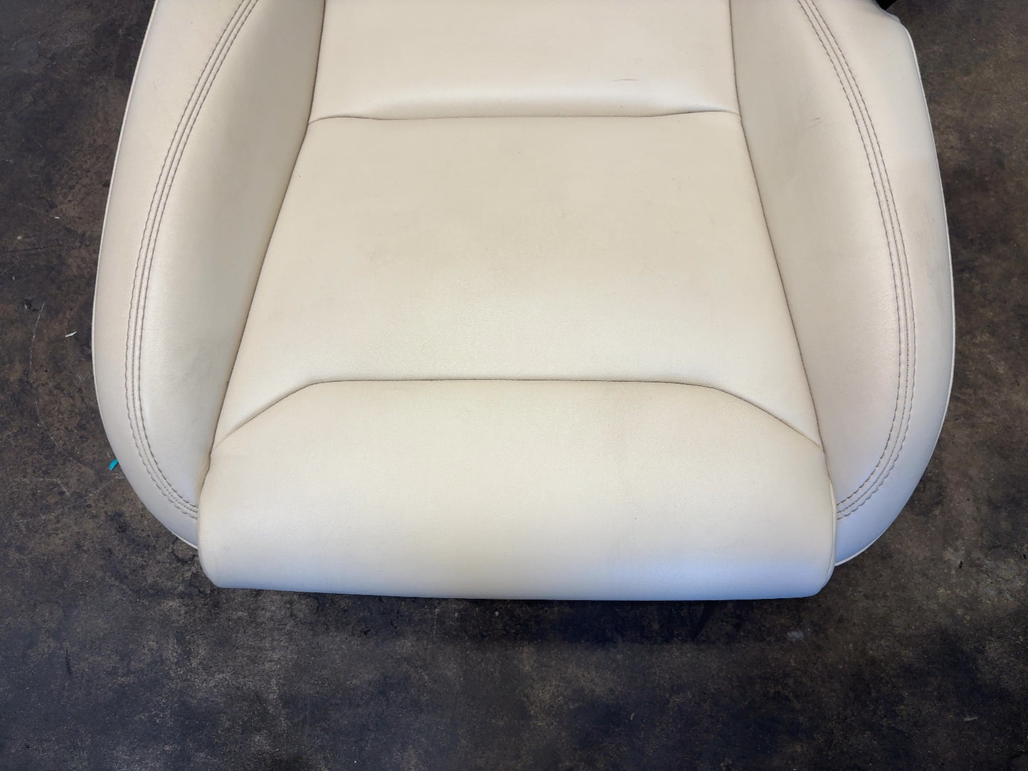 2018 Tesla Model S Front Right Seat Assembly 9876536-03-A