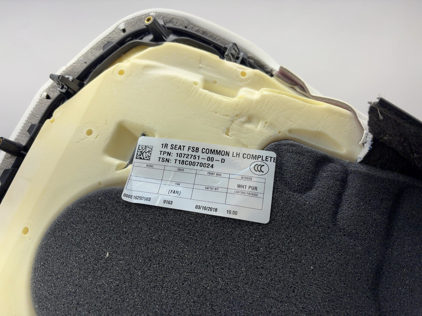 2018 Tesla Model X Front Left Upper Seat Cushion White 1072751-00-D
