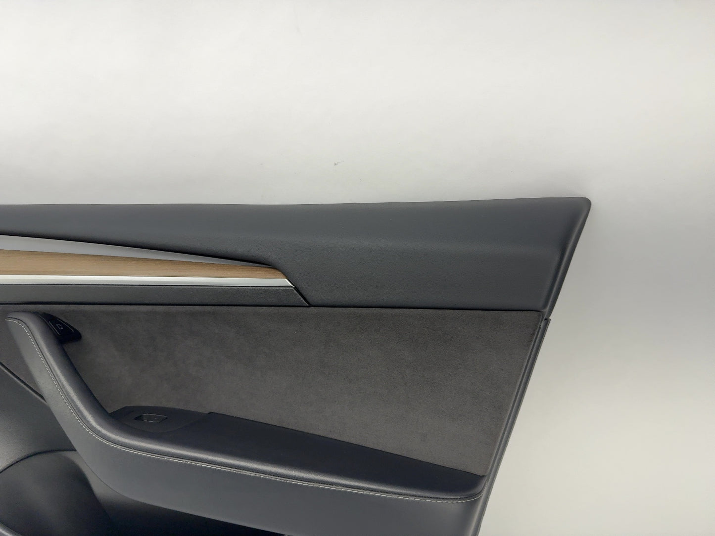 2022-2023 Tesla Model 3 Front Right Door Panel 1761296-01-A