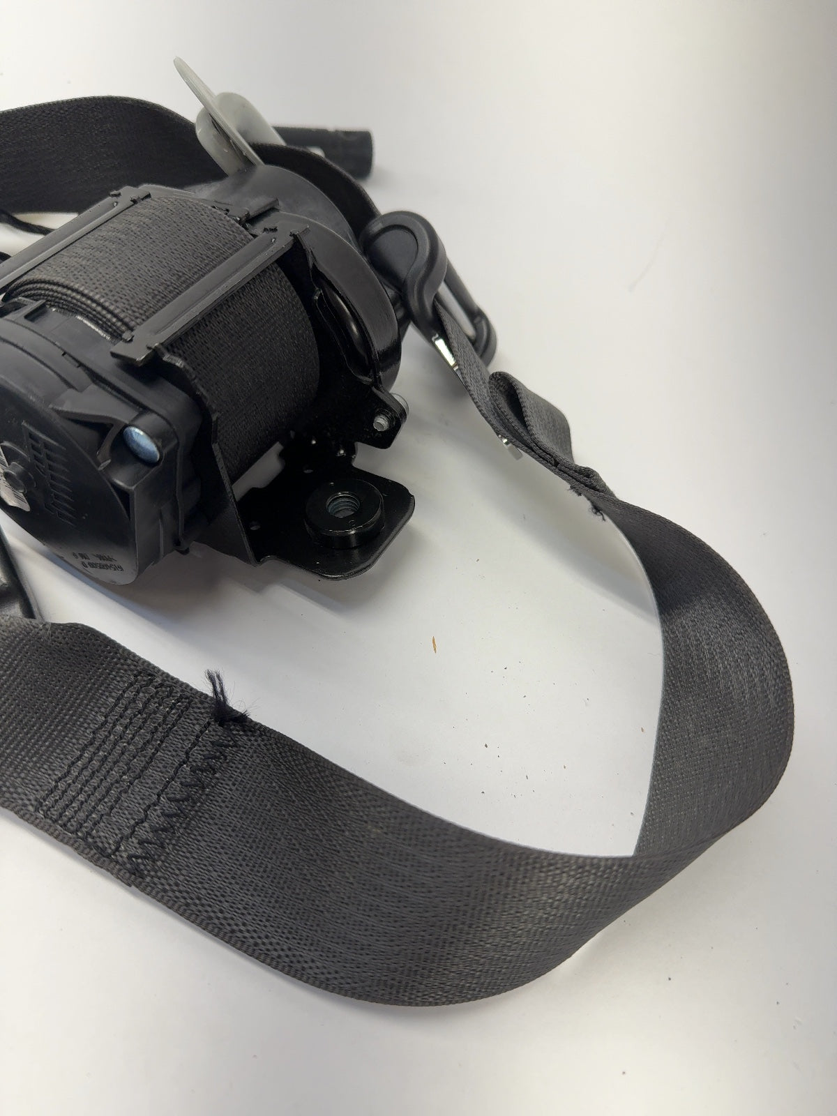 2018 Tesla Model 3 Front Left Seatbelt W Pretensioner 1081255-01-C