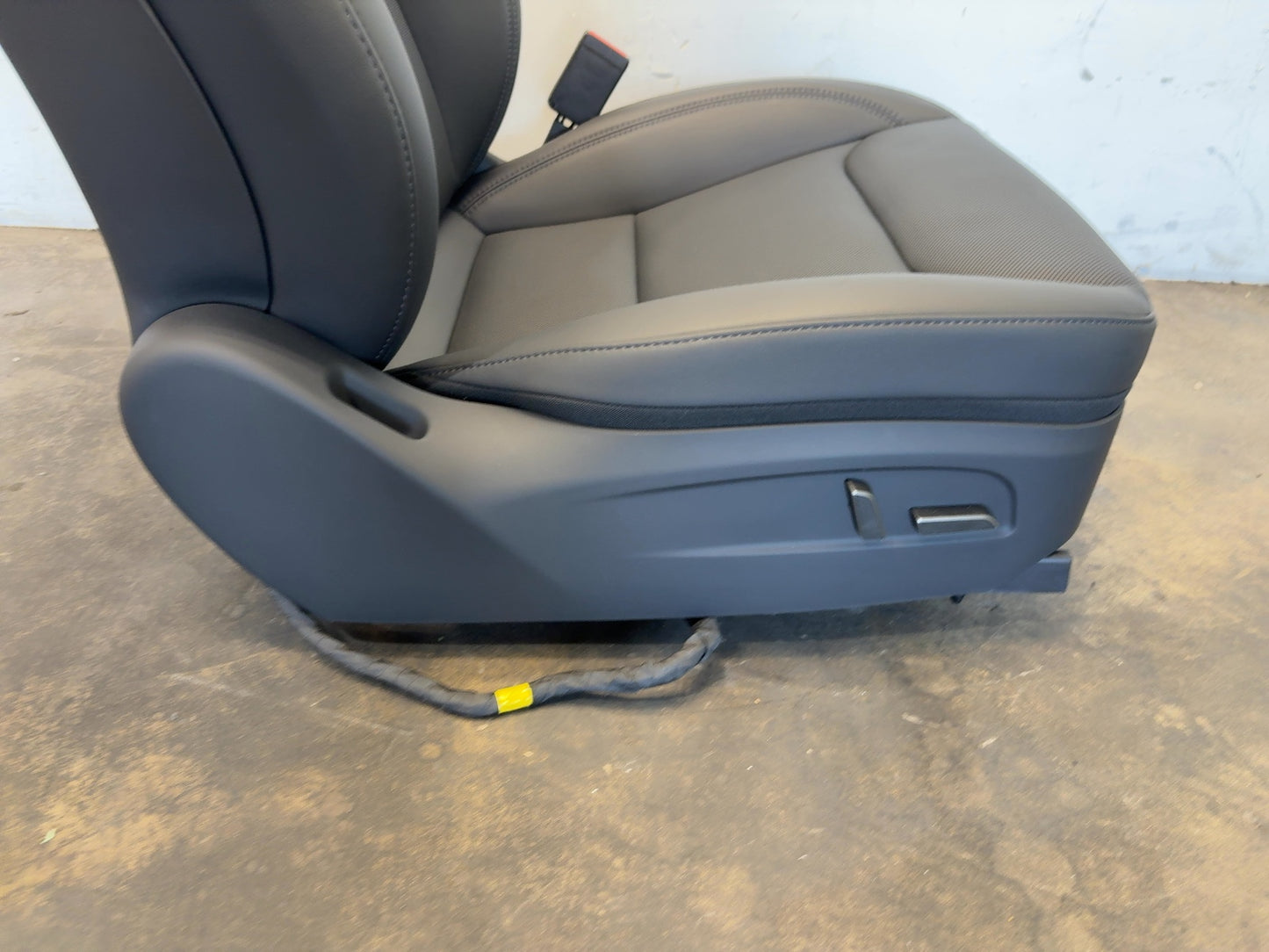 2026 Tesla Model 3 Highland Front Right Seat Assembly 2700990-00-A