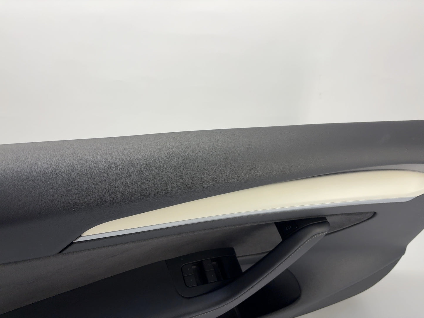 2021-2023 Tesla Model 3 Front Left Door Panel 1588126-01-D
