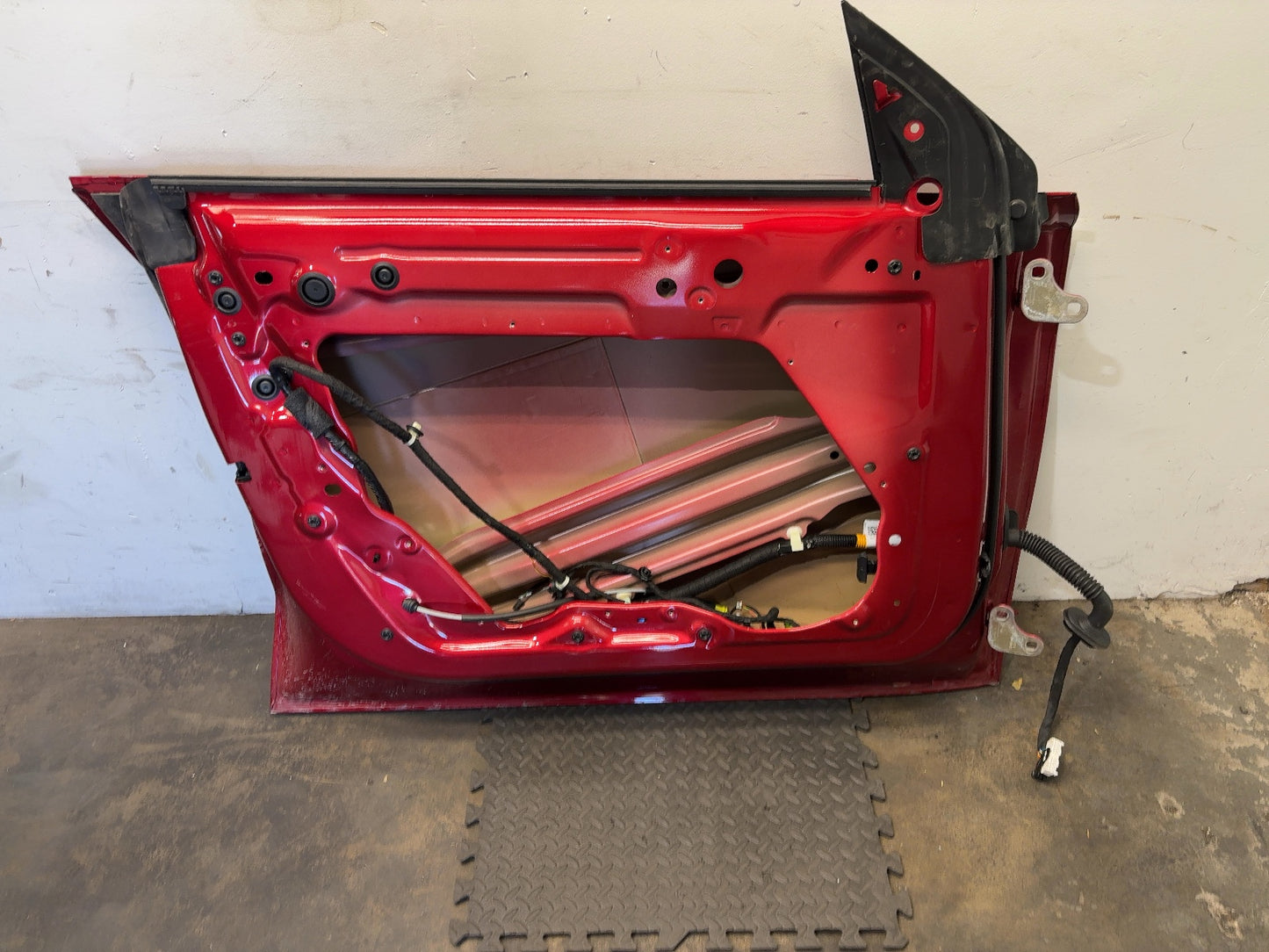 2026 Tesla Model Y Juniper Front Right Door Shell 2035501-E0-A