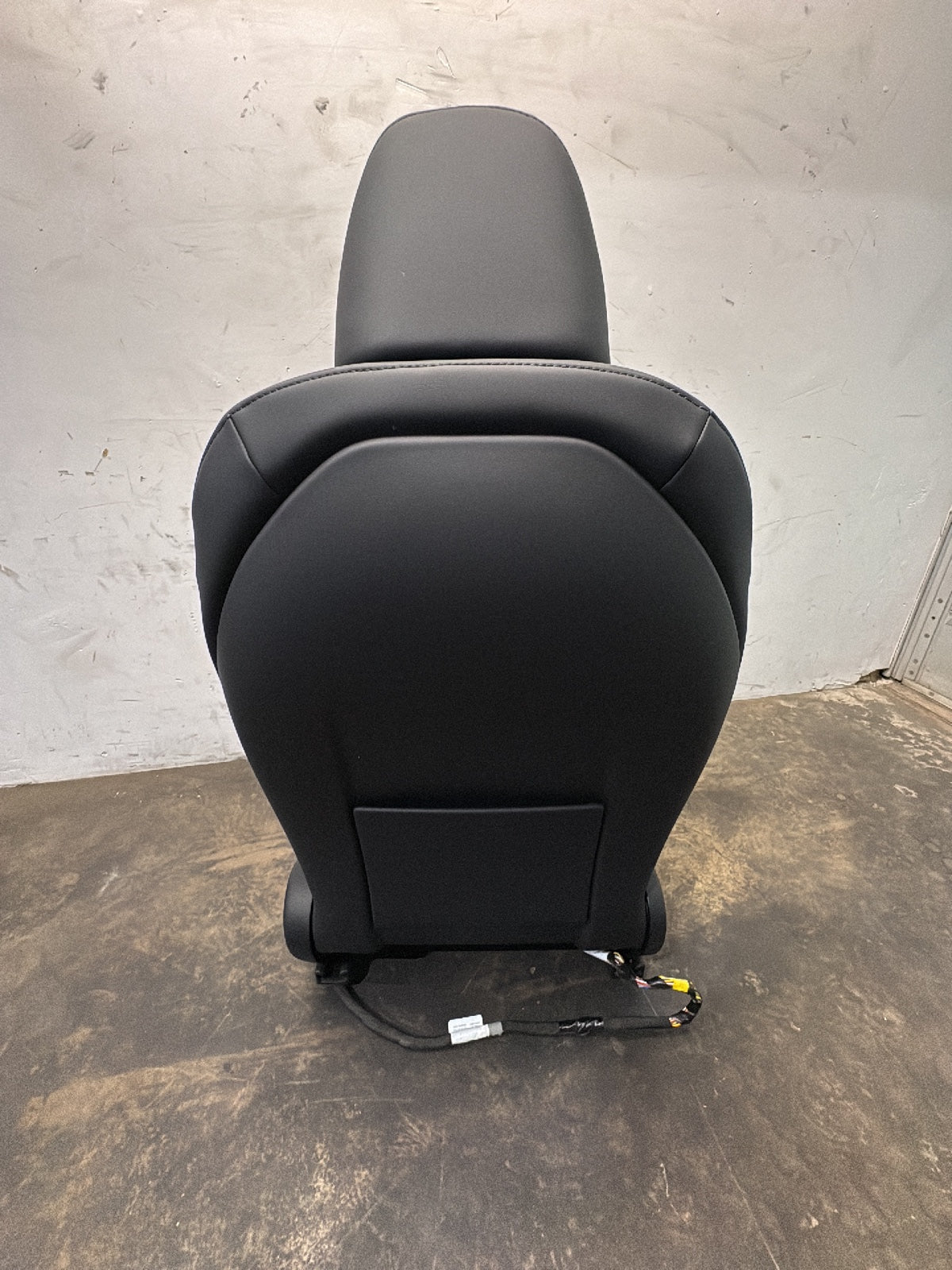 2026 Tesla Model Y Juniper Front Left Seat Assembly 2700040-F1-B