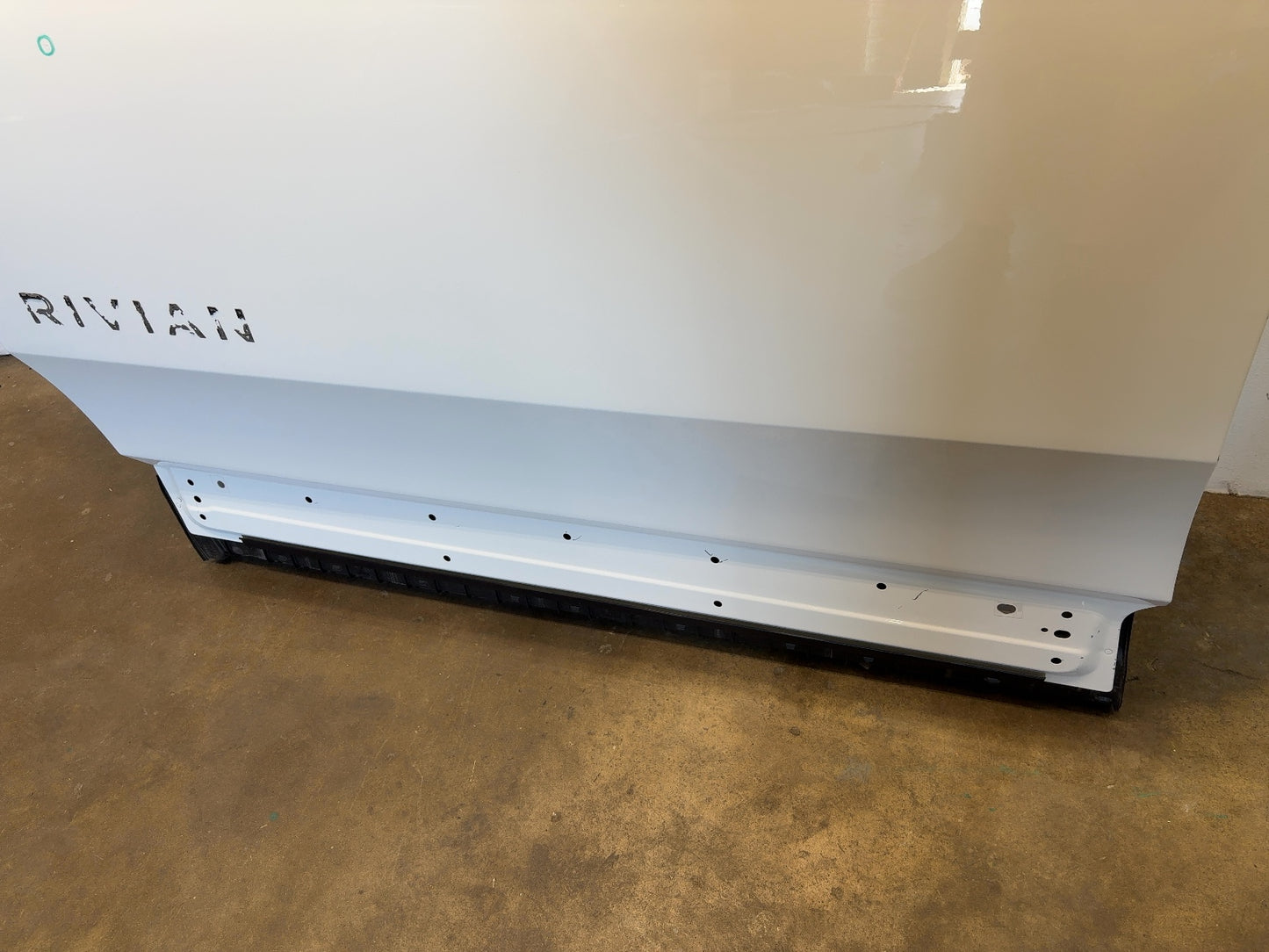 2023 Rivian R1T Front Left Door Shell PT01300731-D