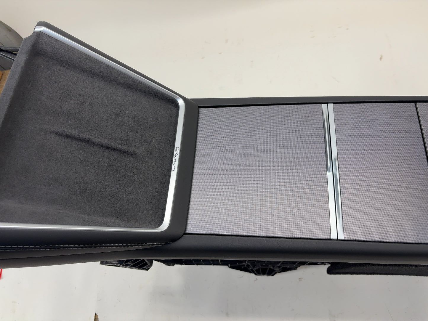 2026 Tesla Model Y Juniper Center Console 1938401-52-G