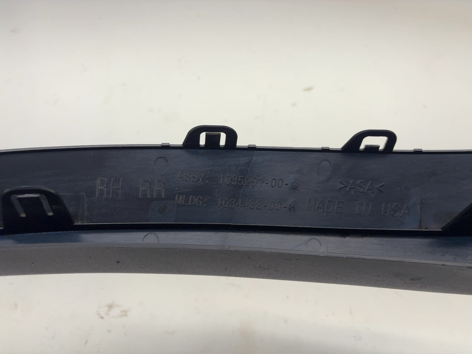 〇 2020 Tesla Model X Fender Garnish Rear Right 1035291-00-G