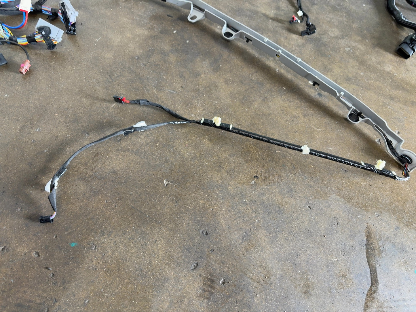 2026 Tesla Model Y Juniper Right Body Harness 1933903-01-D