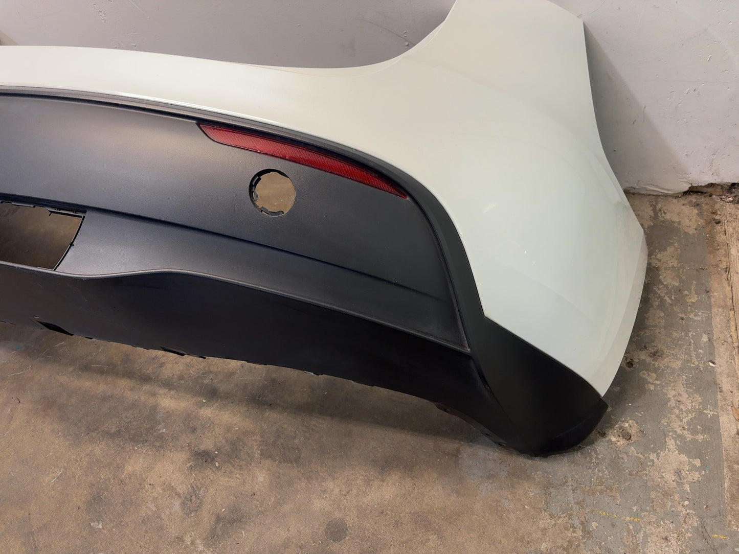 2023 Tesla Model Y Rear Bumper With Valance 1540120-01-E