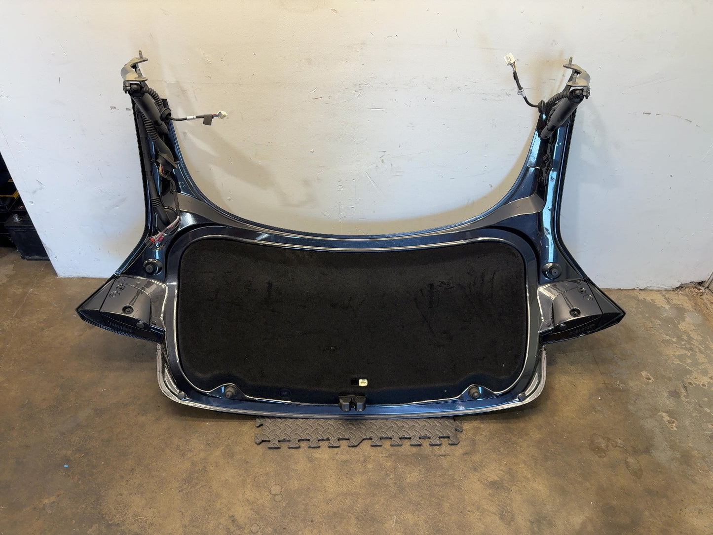 2024-2026 Tesla Model 3 Highland Trunk Lid Assembly 1714928-E0-B