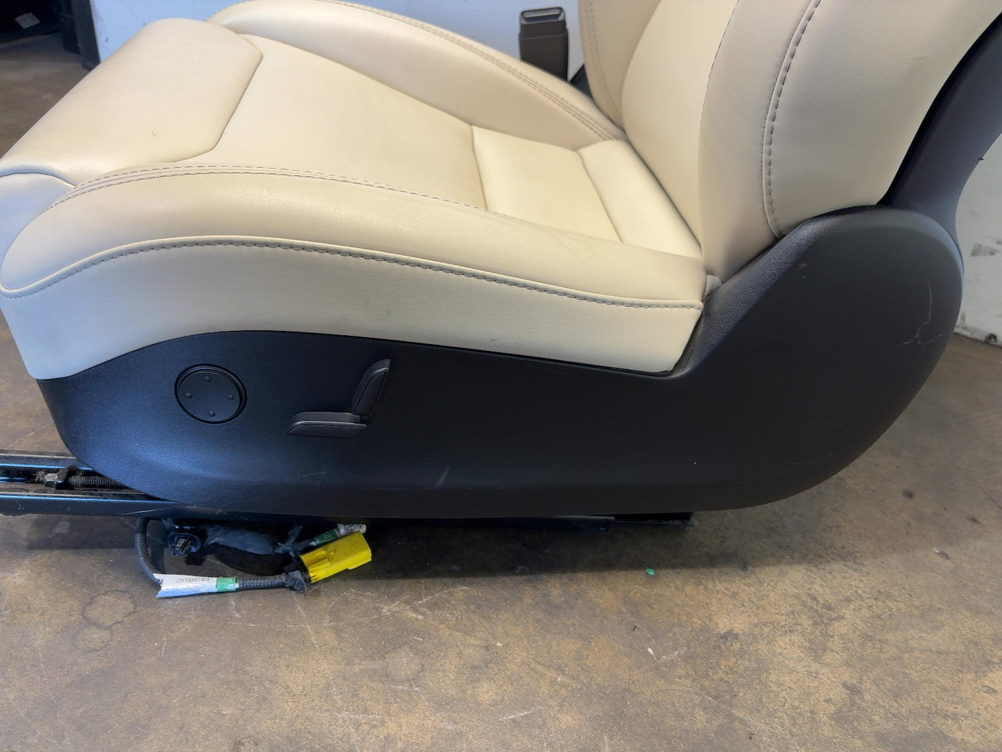 2018 Tesla Model S Front Left Seat Assembly 9876540-03-A