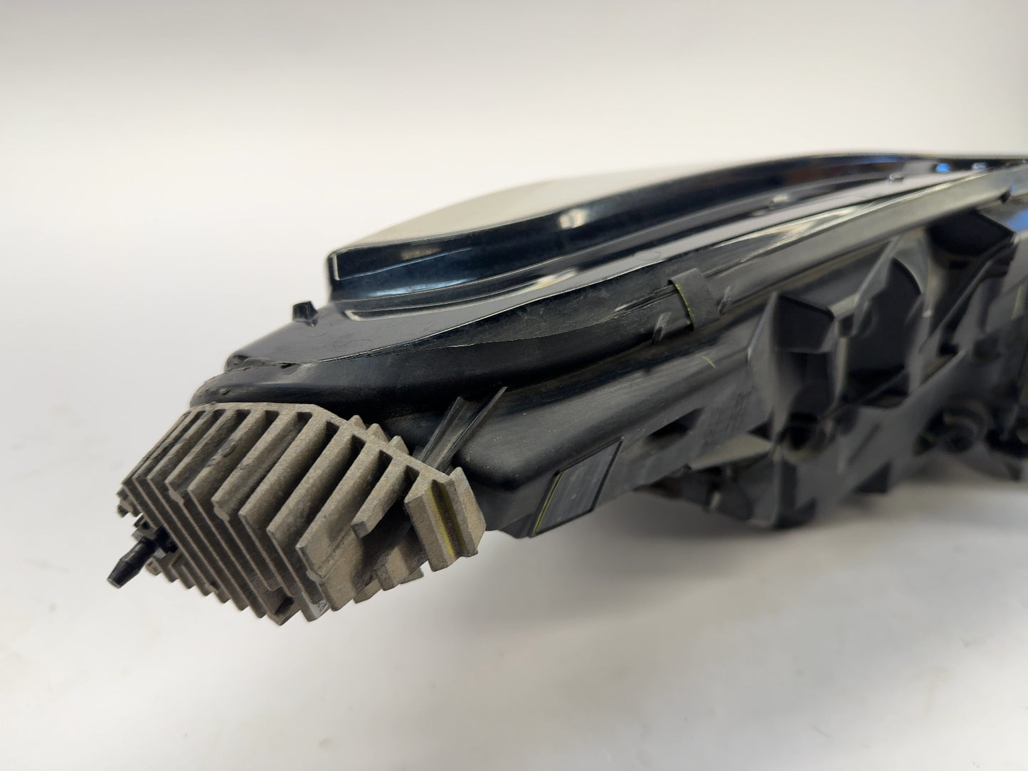 2018 Tesla Model 3 Left Headlamp 1077371-00-I