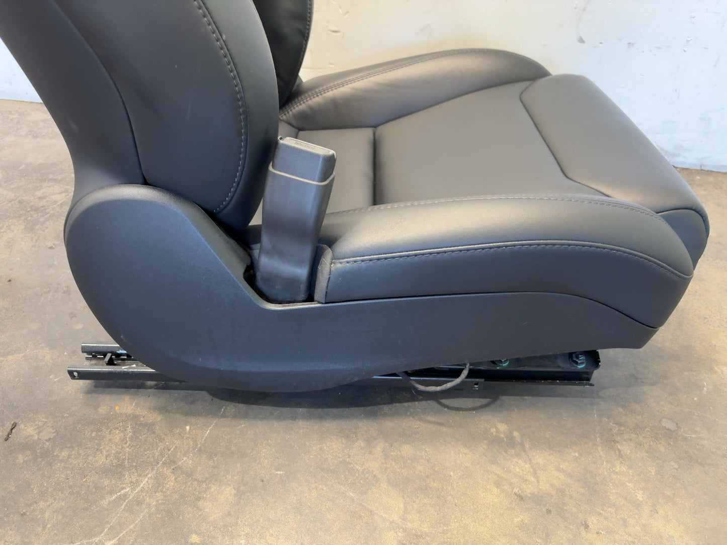 2019 Tesla Model S Front Left Seat Assembly 9876540-02-A