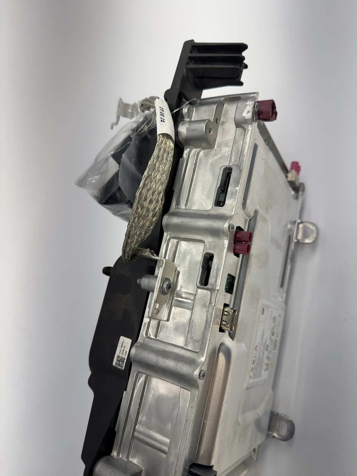 2022-2023 Tesla Model 3 Car Computer With Security Module 1681271-00-G
